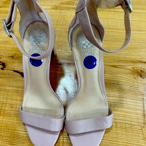 Vince Camino nude heel size 8 1/2